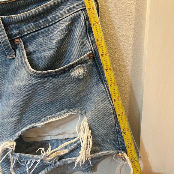 Levi's (men's) jeans repurposed to women's cutoff shorts. Perfect for festivals! - Picture 7 of 8